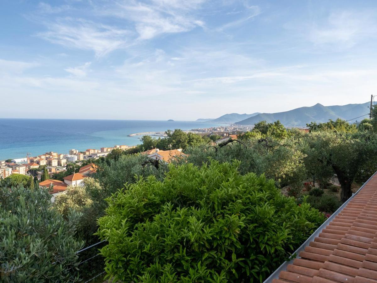 Tra Gli Ulivi * Pietra Ligure