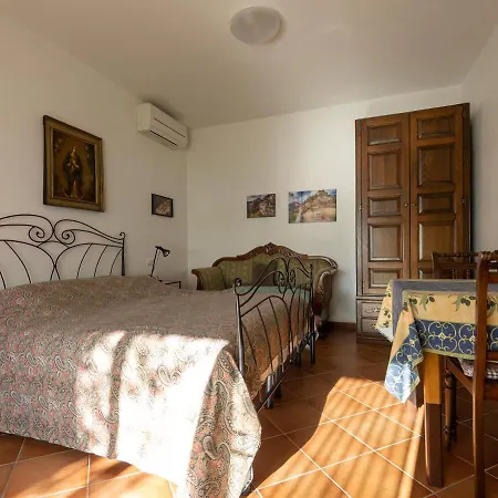 Tra Gli Ulivi Bed & Breakfast Pietra Ligure Exterior photo