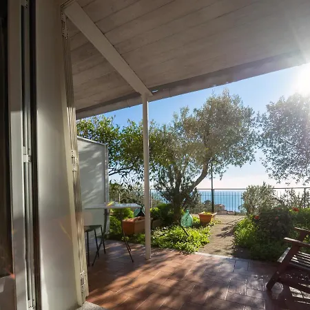 Tra Gli Ulivi Bed & Breakfast Pietra Ligure Exterior photo