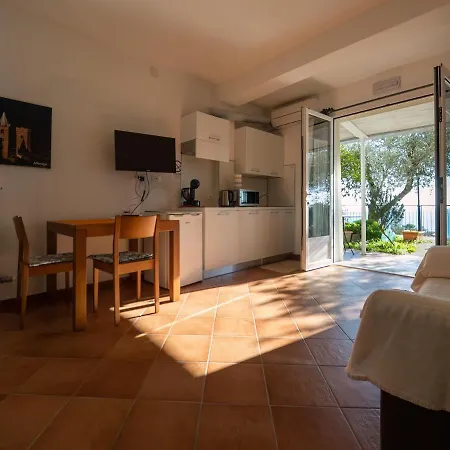 Tra Gli Ulivi Bed & Breakfast Pietra Ligure Exterior photo