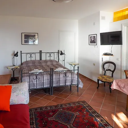 Tra Gli Ulivi Bed & Breakfast Pietra Ligure Exterior photo