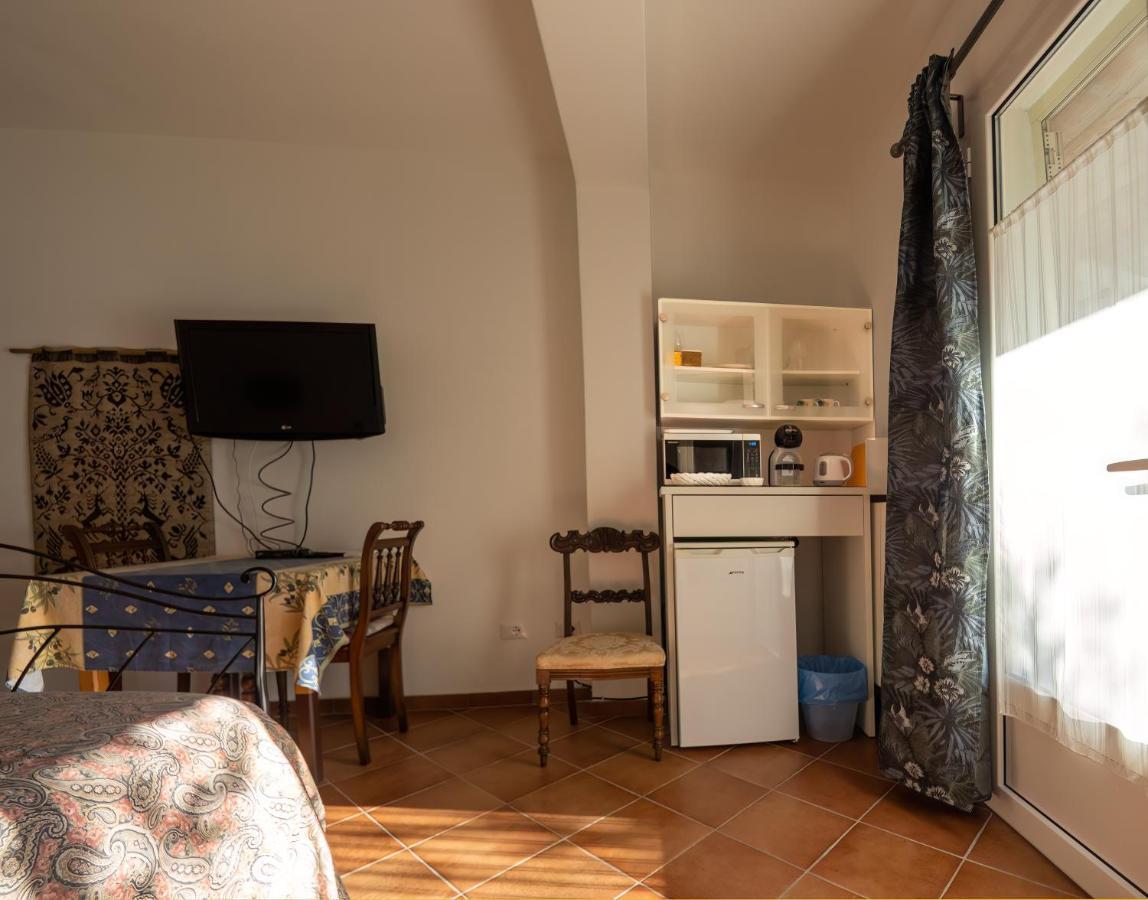 Tra Gli Ulivi Pietra Ligure