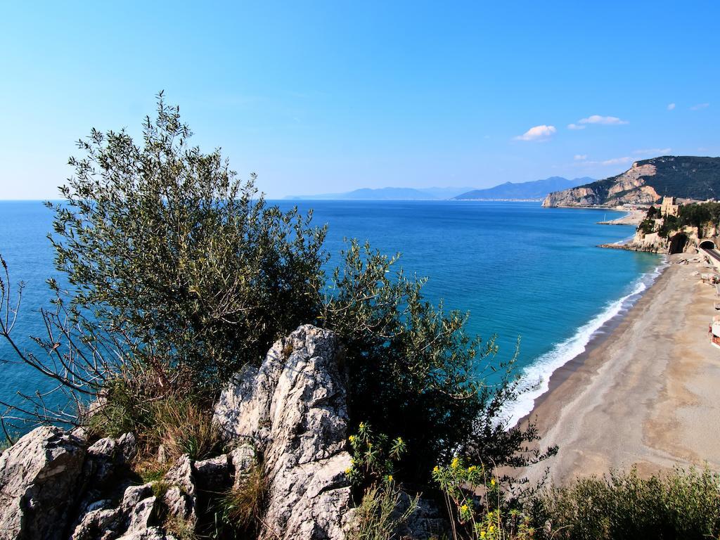 Bed & Breakfast Tra Gli Ulivi Pietra Ligure